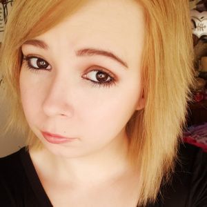 Meet your Posher, Alexia